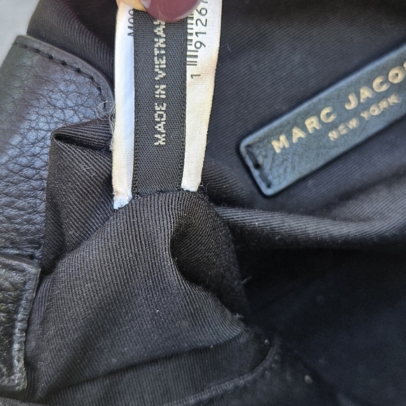 MARC JACOBS Empire City Messenger Pebbled Leather Crossbody Bag Guitar Strap - Picture 3 of 13